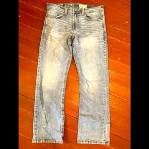 Men’s TK Axel Slim Bootcut Jeans. Size 32x32